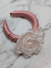 Load image into Gallery viewer, Lytton Floral
