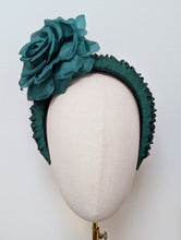 Load image into Gallery viewer, Lytton Floral
