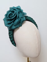 Load image into Gallery viewer, Lytton Floral
