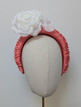 Load image into Gallery viewer, Lytton Floral
