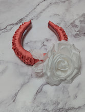 Load image into Gallery viewer, Lytton Floral
